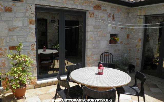 Nina A2+1 – Hébergement Porec Croatie