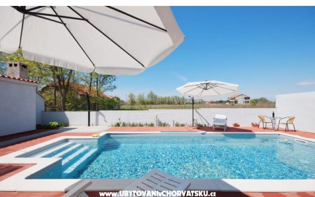 Appartements Angelo avec piscine – Hébergement Privlaka Croatie
