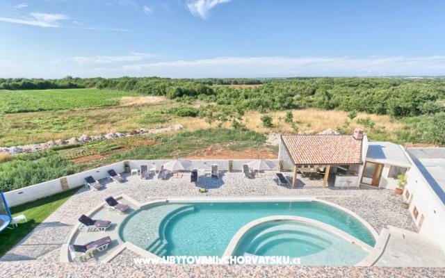 Appartements avec piscine Štinjan – Hébergement Pula Croatie