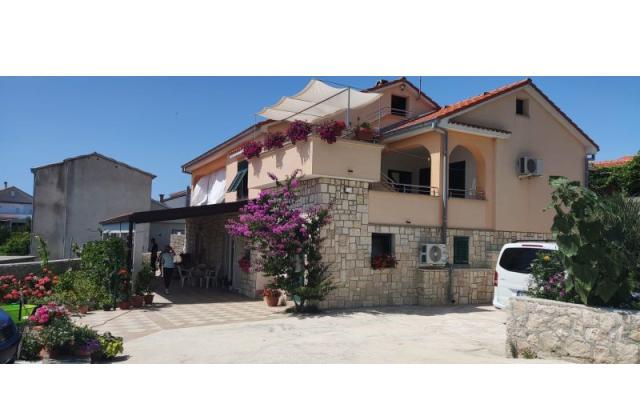Appartement Lemi – Hébergement Razanac Croatie