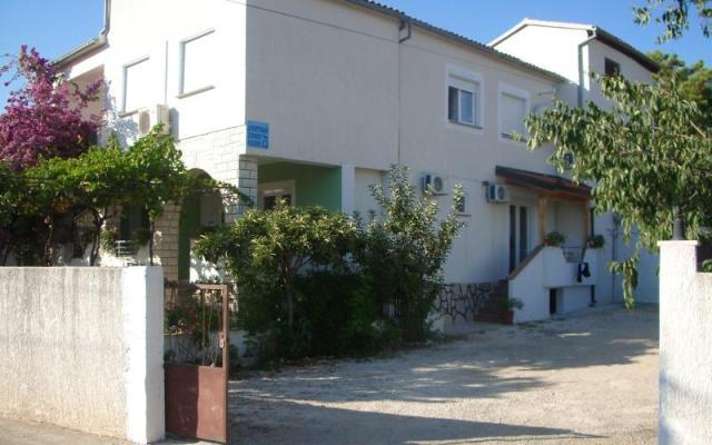 Apartments more – Hébergement Rogoznica Croatie