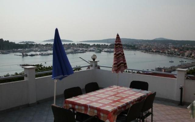 Apartment Lea – Hébergement Rogoznica Croatie