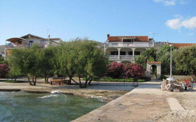 Apartmani Filip i Tina – Hébergement Sibenik Croatie