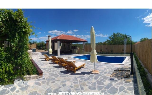 Countryside house avec piscine – Hébergement Split Croatie