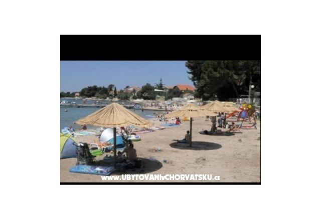 Appartement sur la plage Lola – Hébergement Sukosan Croatie