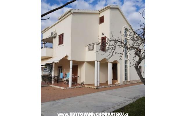 Appartements Elvis – Hébergement Sukosan Croatie