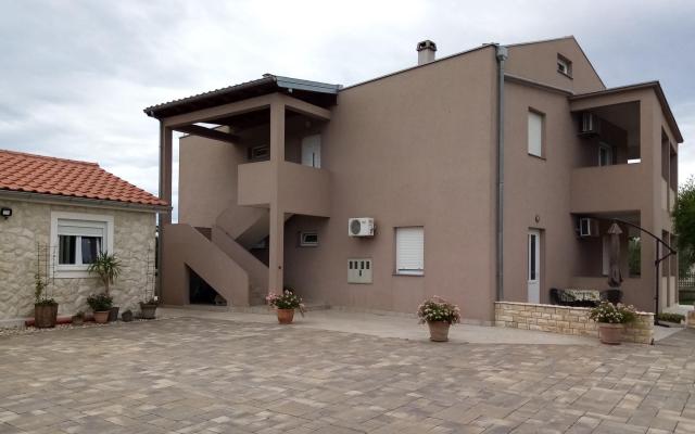 Appartements Lara – Hébergement Sukosan Croatie