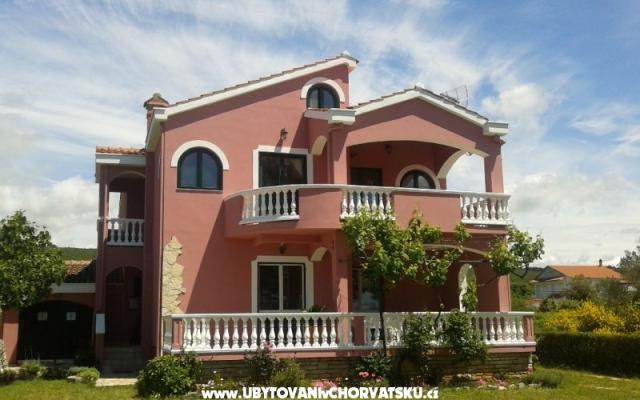 Villa Laura – Hébergement Sukosan Croatie