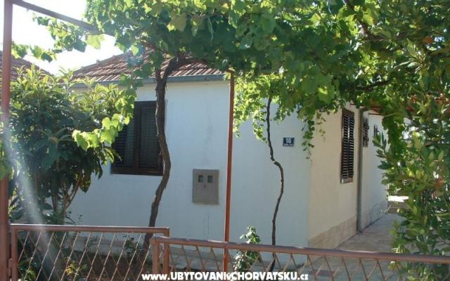 Appartement Lenka – Hébergement Supetar – Brac Croatie