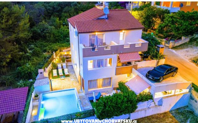 Bruno's Poolside Retreat – Hébergement Trogir Croatie