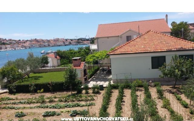 Maison Petar &amp; Appartement for 2 perso – Hébergement Trogir Croatie