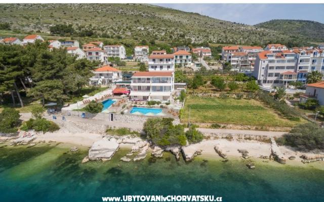 GEM OF THE SEA APARTMENTS ALENKA – Hébergement Trogir Croatie