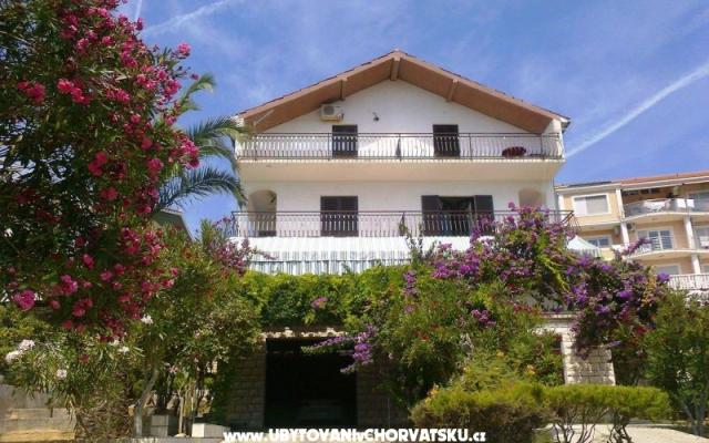  Apartmani Ružmarin – Hébergement Trogir Croatie