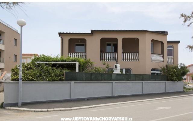 Apartmani Lilly – Hébergement île Vir Croatie
