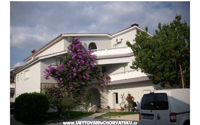 Appartements Lora – Hébergement île Vir Croatie