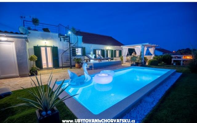 Kuća za odmor  Diana +pool+jacuzzi – Hébergement île Vir Croatie