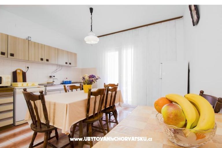 Supetar, Island Brač – foto 9