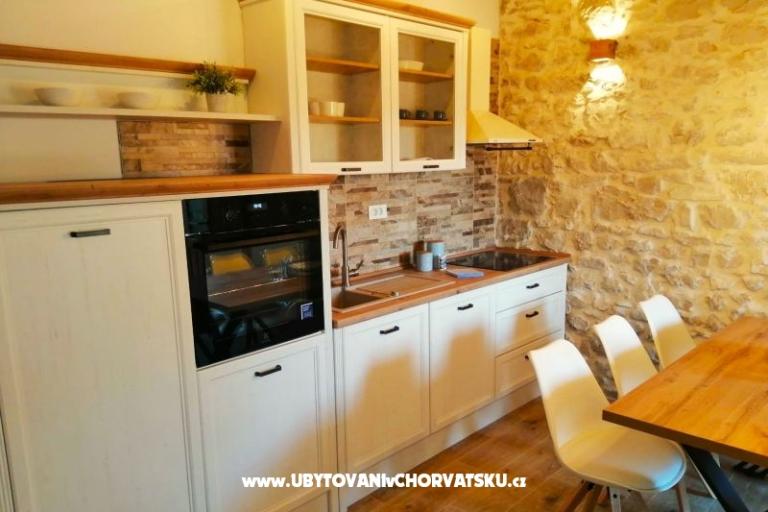 Dalmatinska kamena kuća – foto 22