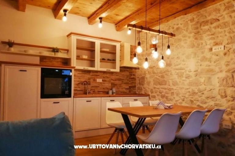 Dalmatinska kamena kuća – foto 23