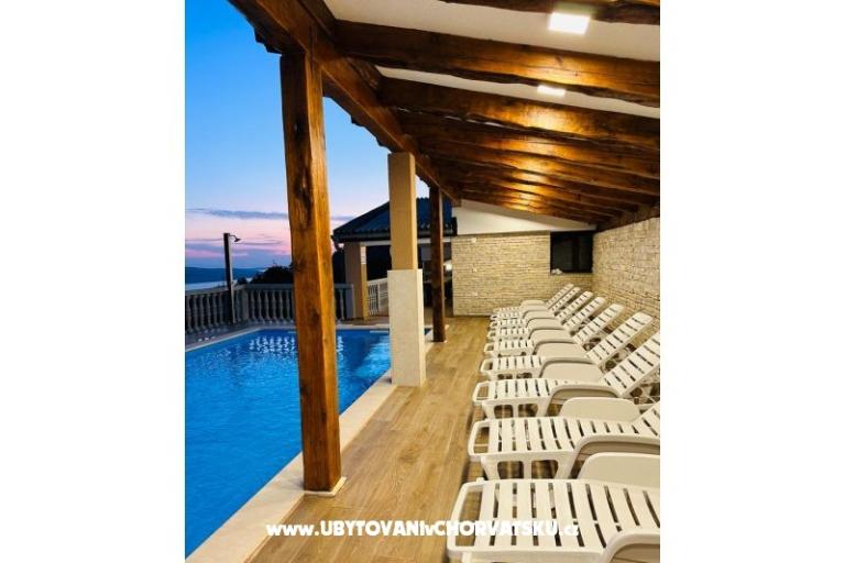 Villa Robert 2 avec piscine Cesarica – foto 12