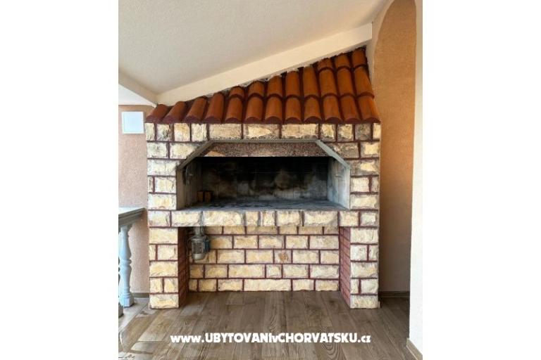 Villa Robert 2 avec piscine Cesarica – foto 15