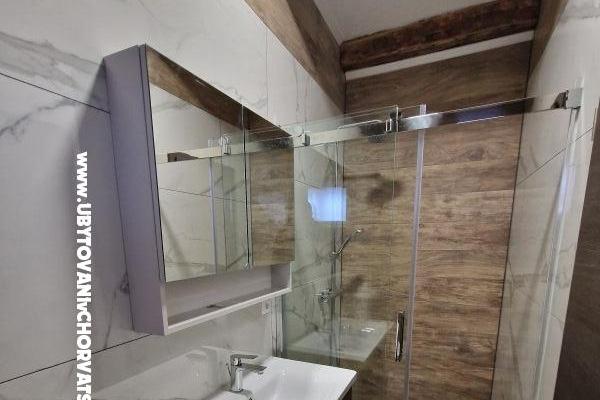 Villa Robert 2 avec piscine Cesarica – foto 16