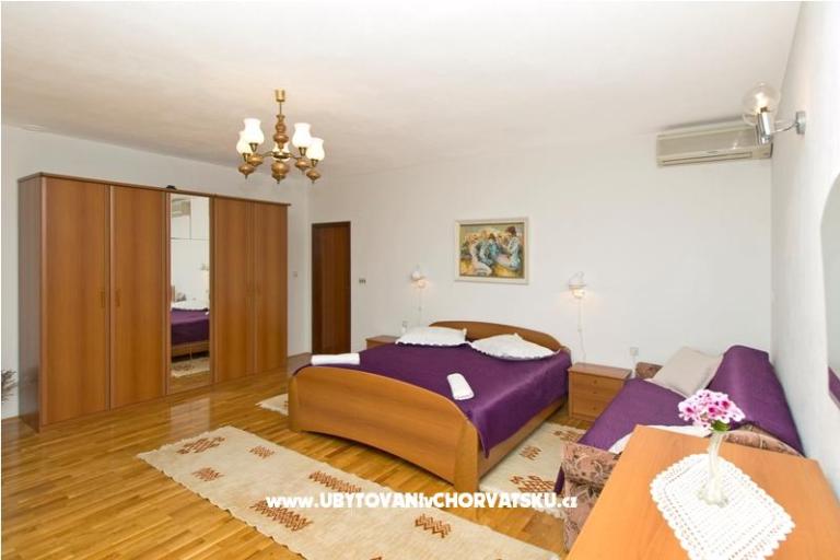 De Lux Appartements-SWIMMING POOL – foto 12