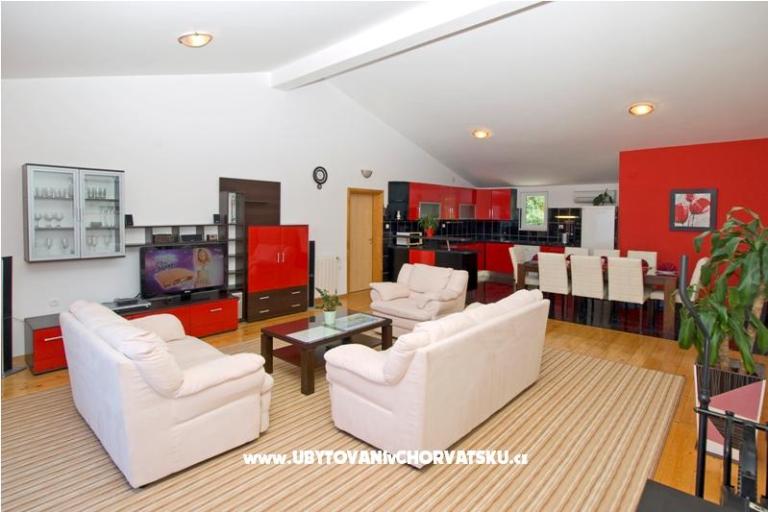 De Lux Appartements-SWIMMING POOL – foto 8