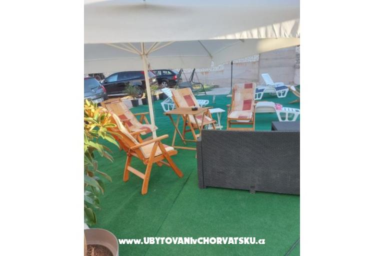 Appartements Dinko s grijanim bazenom – foto 10