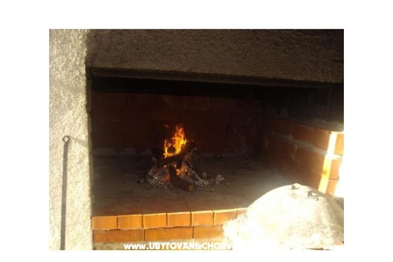 Appartements Dinko s grijanim bazenom – foto 13