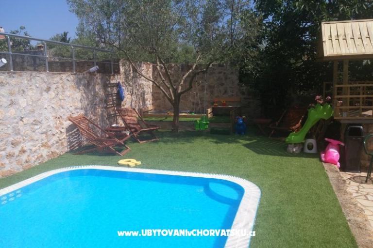 Villa Luka - jacuzzi, pool, sauna – foto 17