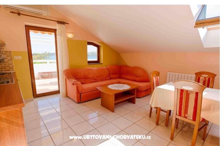 Ariela sur la plage – foto 7