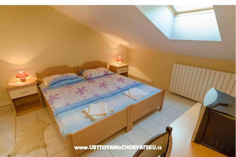 Ariela sur la plage – foto 8