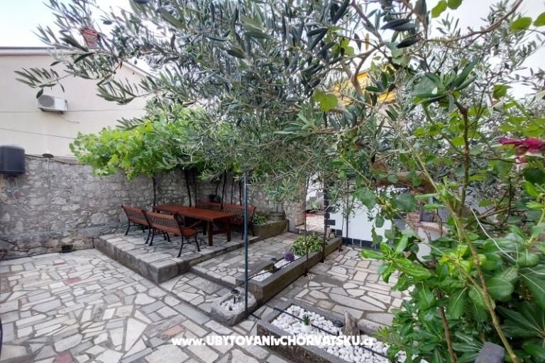 Appartements Pejaković na moru – foto 2