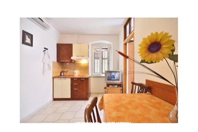 Appartements Stari Grad /Omiš center/ – foto 15