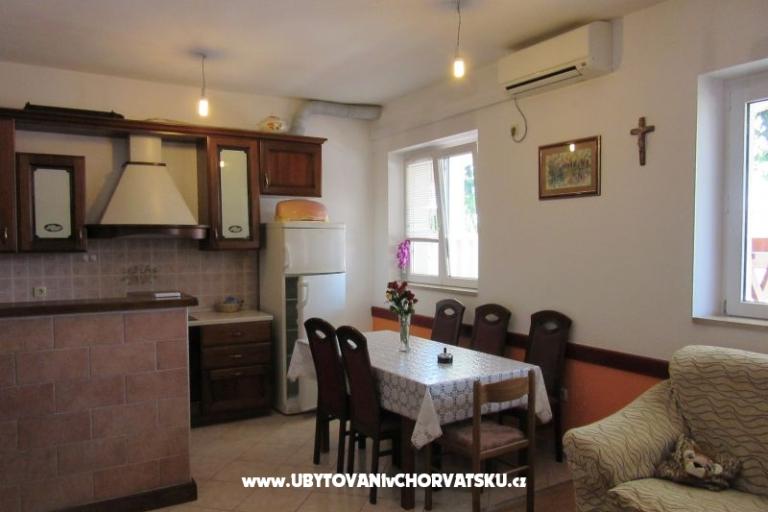 Petar apartmani Omis – foto 4