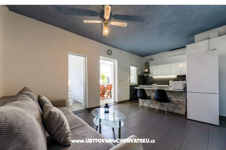 Appartement avec piscine and jacuzzi – foto 17