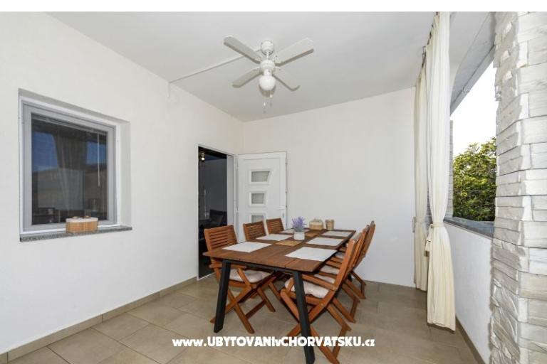 Appartement avec piscine and jacuzzi – foto 20