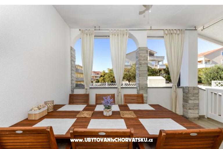 Appartement avec piscine and jacuzzi – foto 23