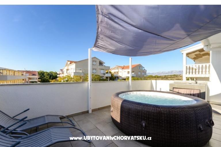 Appartement avec piscine and jacuzzi – foto 24