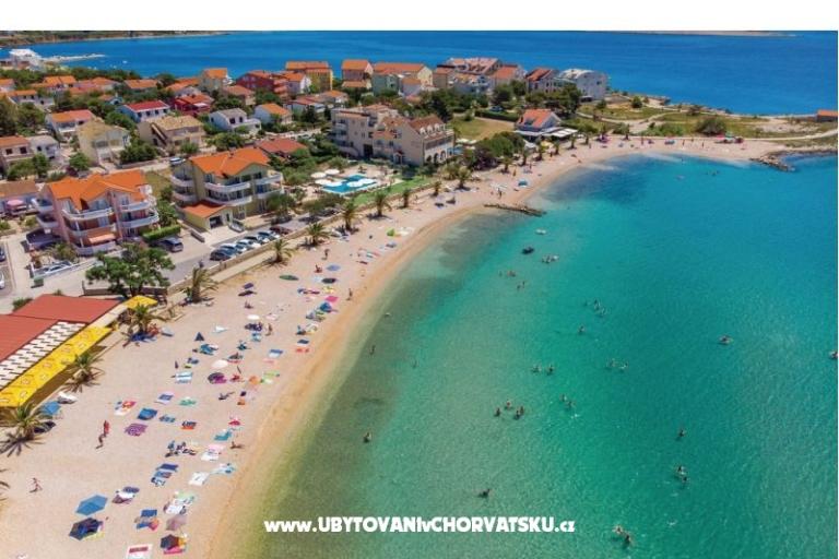 Appartement avec piscine and jacuzzi – foto 9