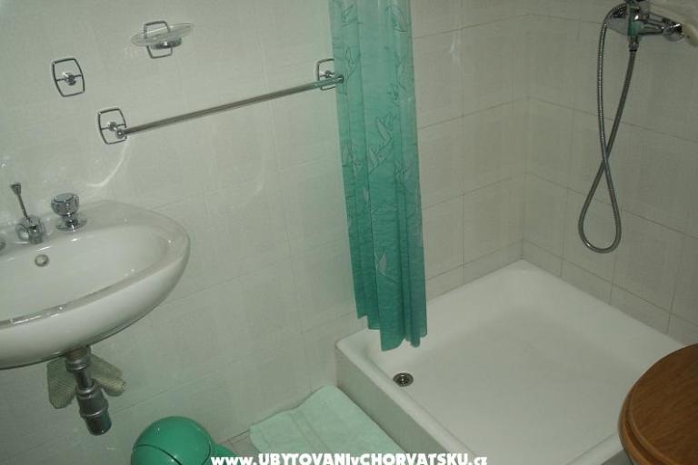 Appartements and rooms Mikelin  – foto 6
