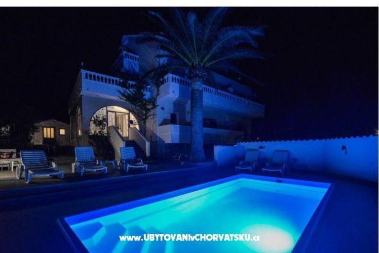 Appartements Anny avec piscine – foto 2