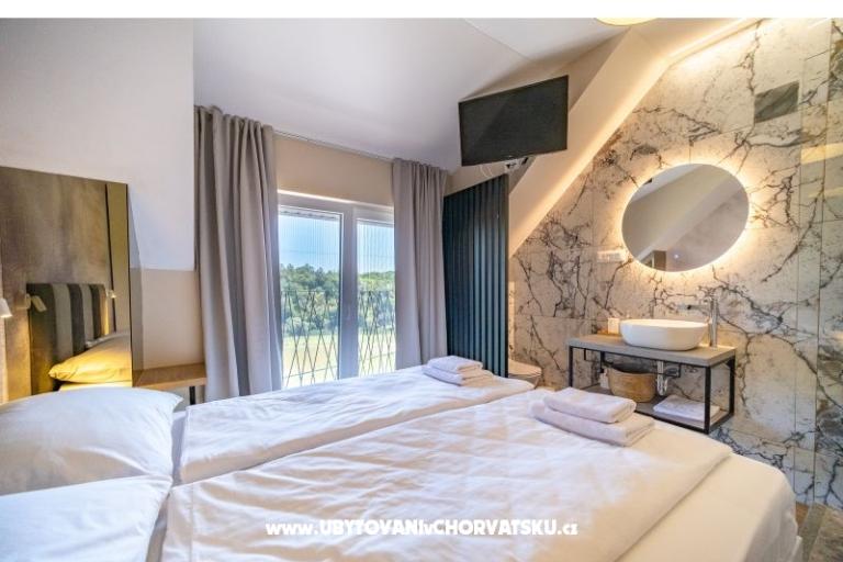 Riverside house pool jacuzi sauna – foto 16