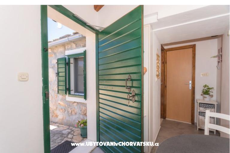 Kamene kuće Nikola – foto 24