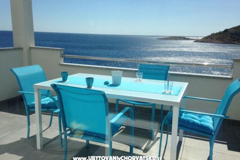 Appartements Angie -10 metara od mora – foto 4