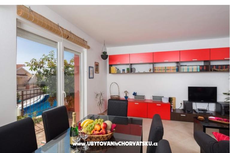 LAURA, 110 m2 pool, 100 m to beach – foto 7