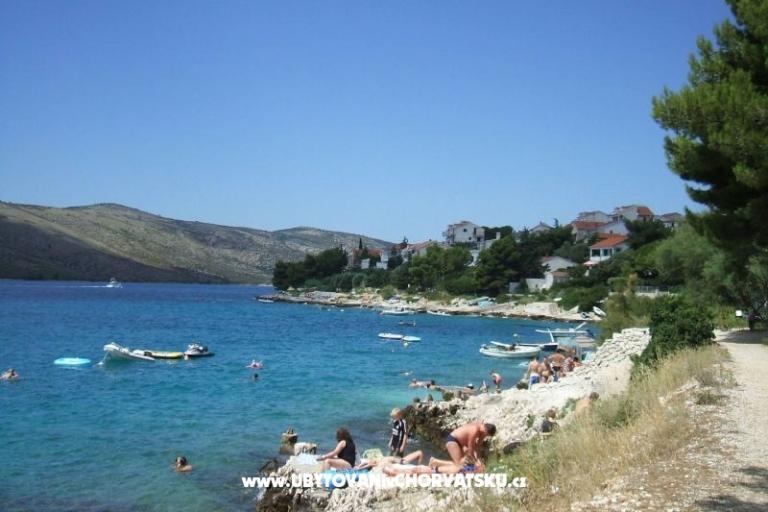 Appartements Milović 30 m od more – foto 13