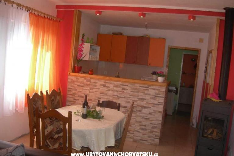 Appartement Prznjak + boat – foto 8