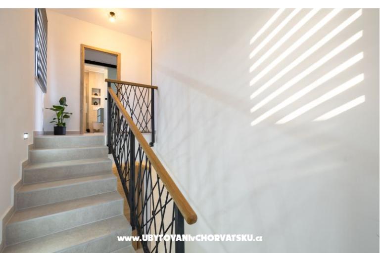 Maison s pogledom na more Antivo – foto 18